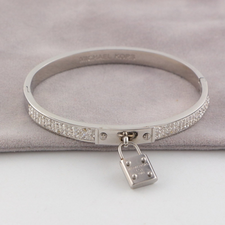 MK经典锁头镶钻手镯 钛钢镶钻时尚个性男女手环配饰  限时促销95折